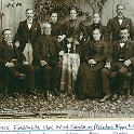 Bild 17 ca. 1900 Hubert Schmitz sen. -Pitches Hüppertche- und Anna geb. Völl mit ihren 7 Kindern